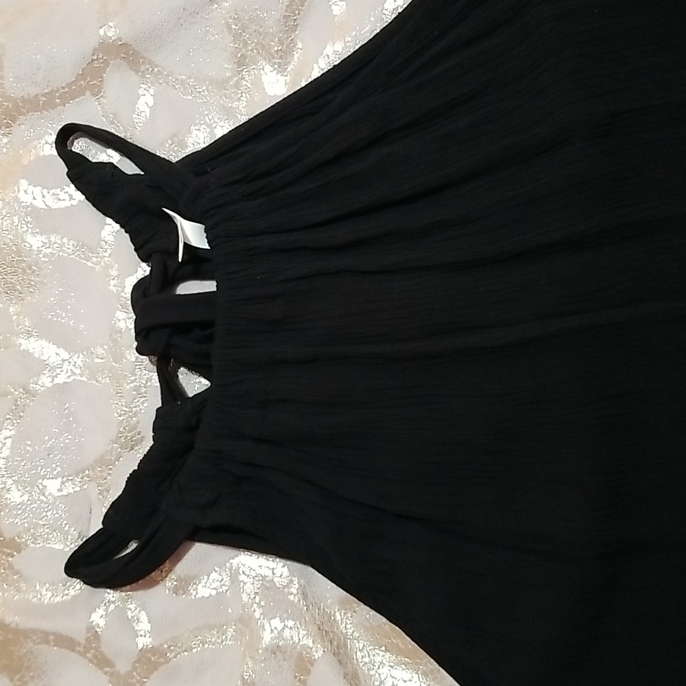 6/$25 Xhilaration Black Top - Picture 4 of 8